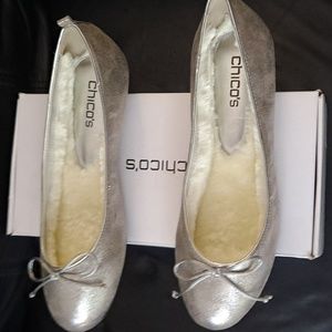 CHICO'S travel ballet shoe, silver, size 9.5